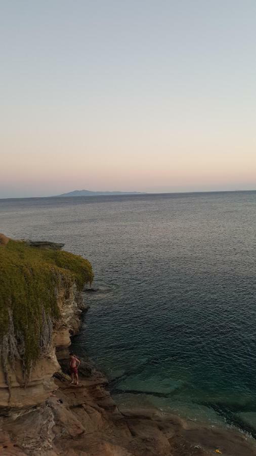 Blue Island Lägenhet Batsíon Exteriör bild